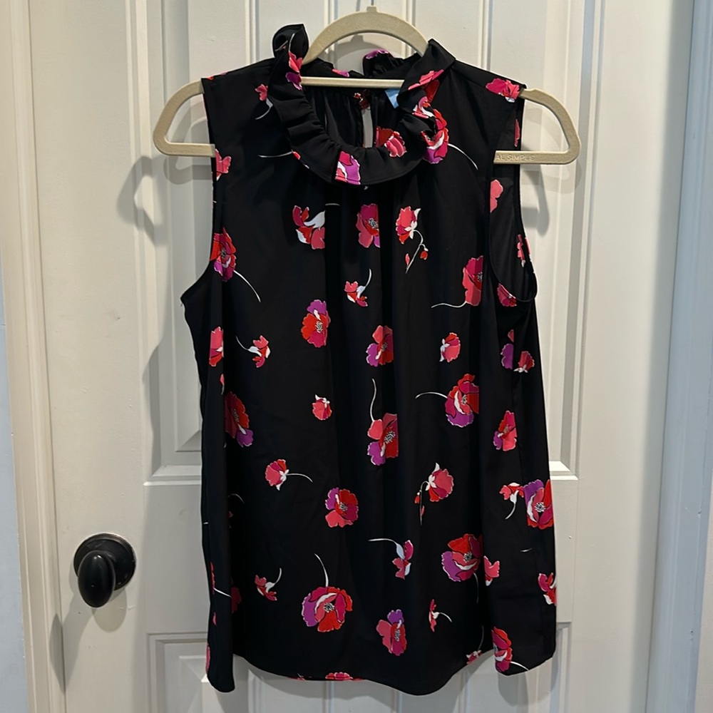CeCe floral top black and pink Medium